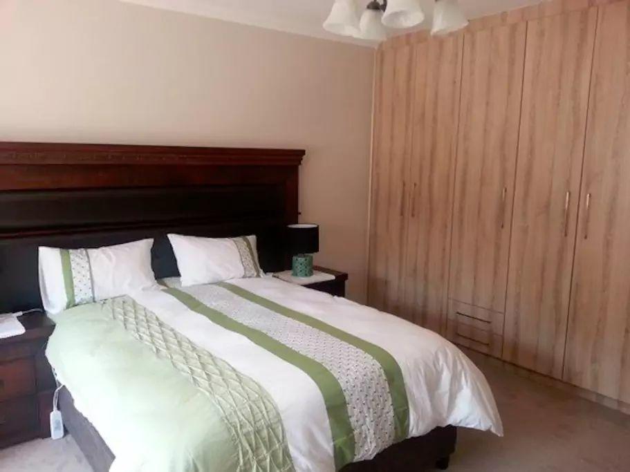 Spacious Garden Cottage 요하네스버그 외부 사진